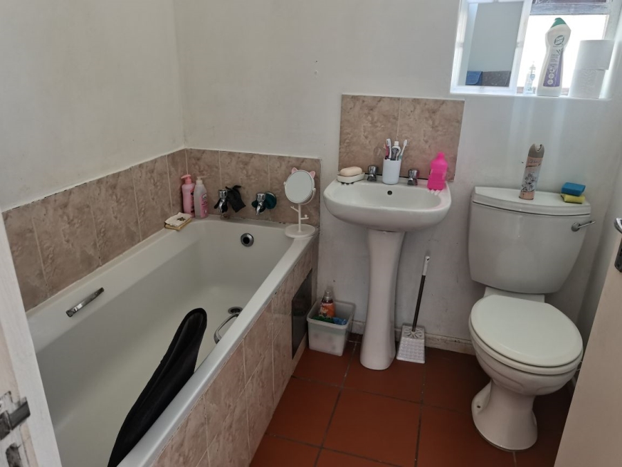 2 Bedroom Property for Sale in Parsonsvlei Eastern Cape